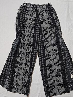 EARTHBOUND Black & White Geometric Wide-Leg Pants